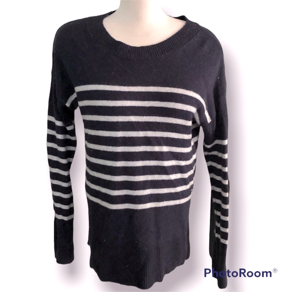 GAP knit sweater